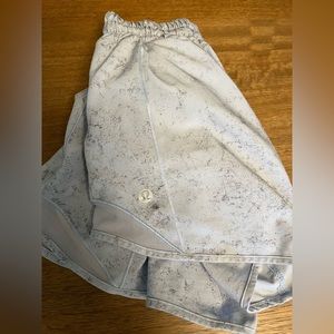 Lululemon Hotty Hot Low-Rise Lined Short 4"